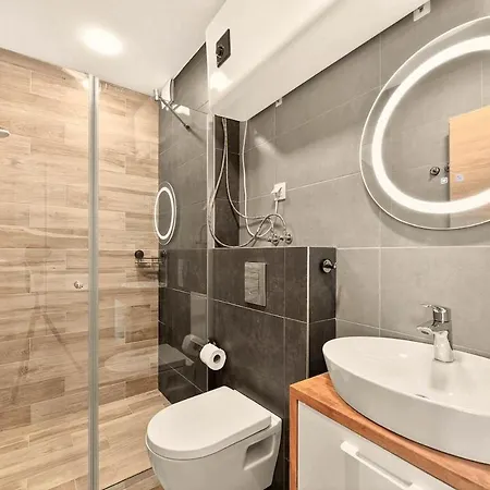 Artistic Space In Azur Premium דירה וארנה